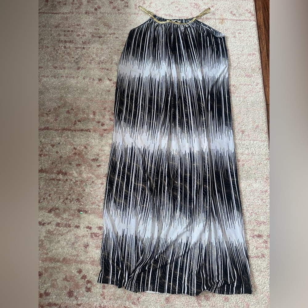 Chic Black and White Maxi Skirt - Picture 2 of 6